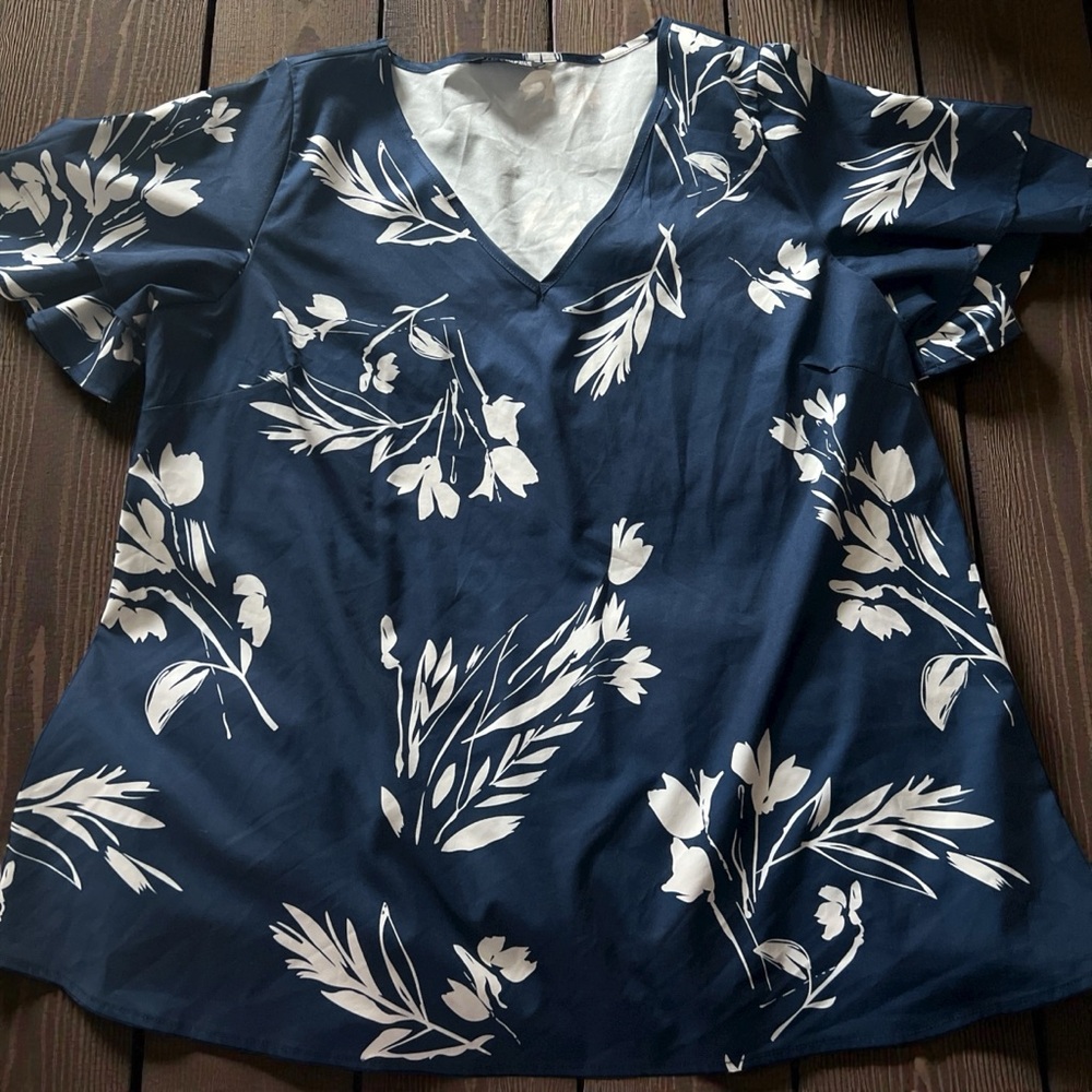 BloomChic Navy and White Floral Blouse